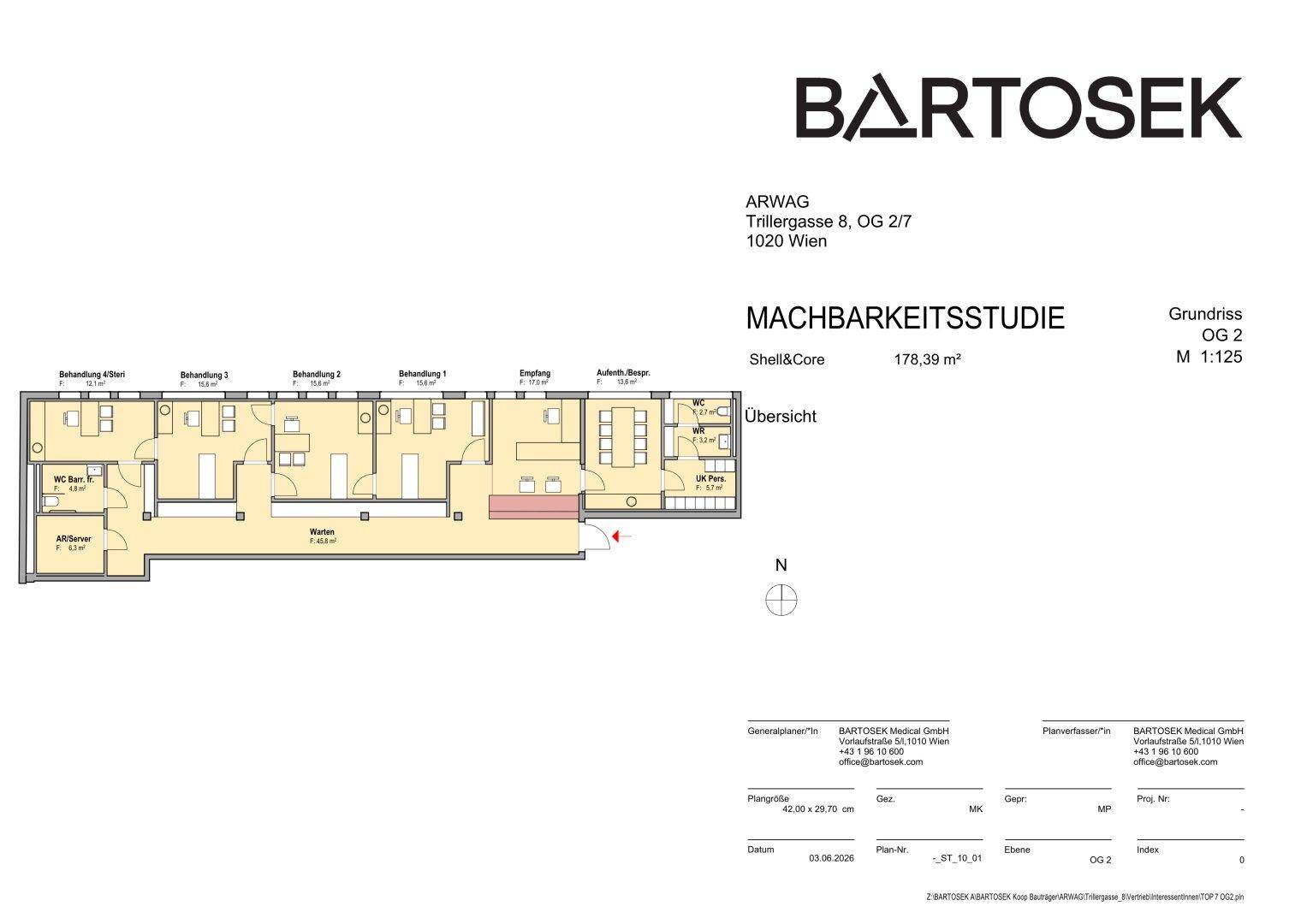 Grundriss einer Machbarkeitsstudie für eine Praxis oder Büroräume im zweiten Obergeschoss mit mehreren Behandlungszimmern, Empfang und Wartebereich.