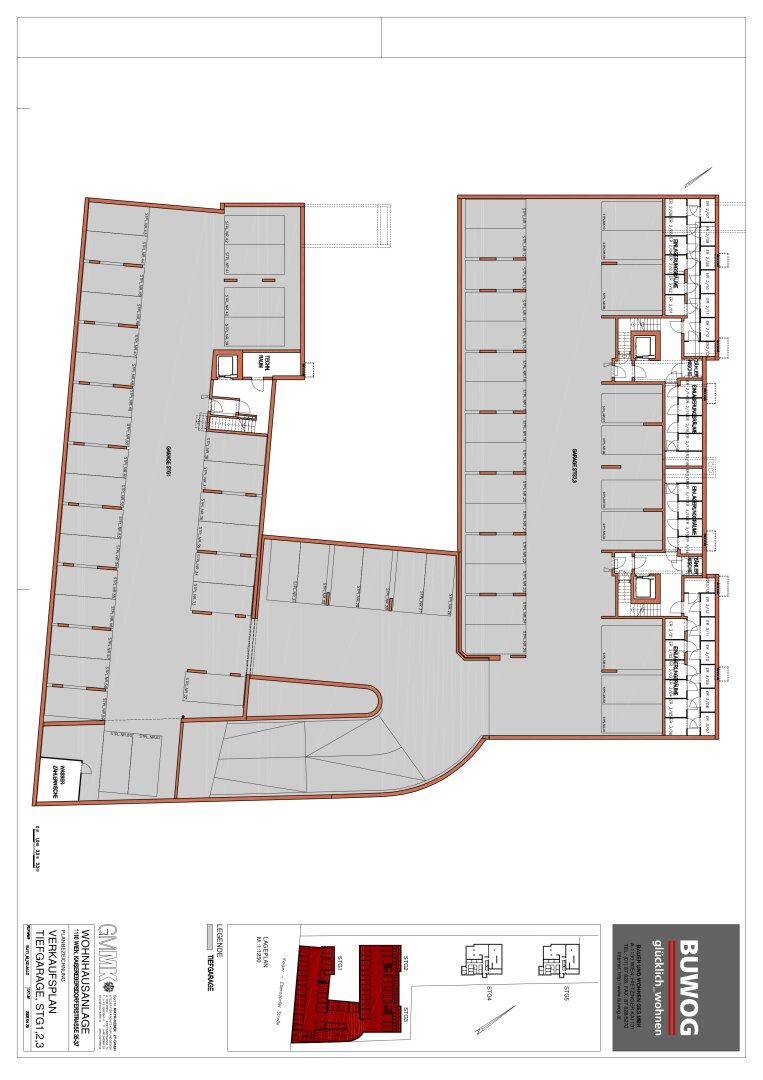 Grundriss einer Tiefgarage mit zahlreichen Stellplätzen, Zugängen und Nebenräumen.