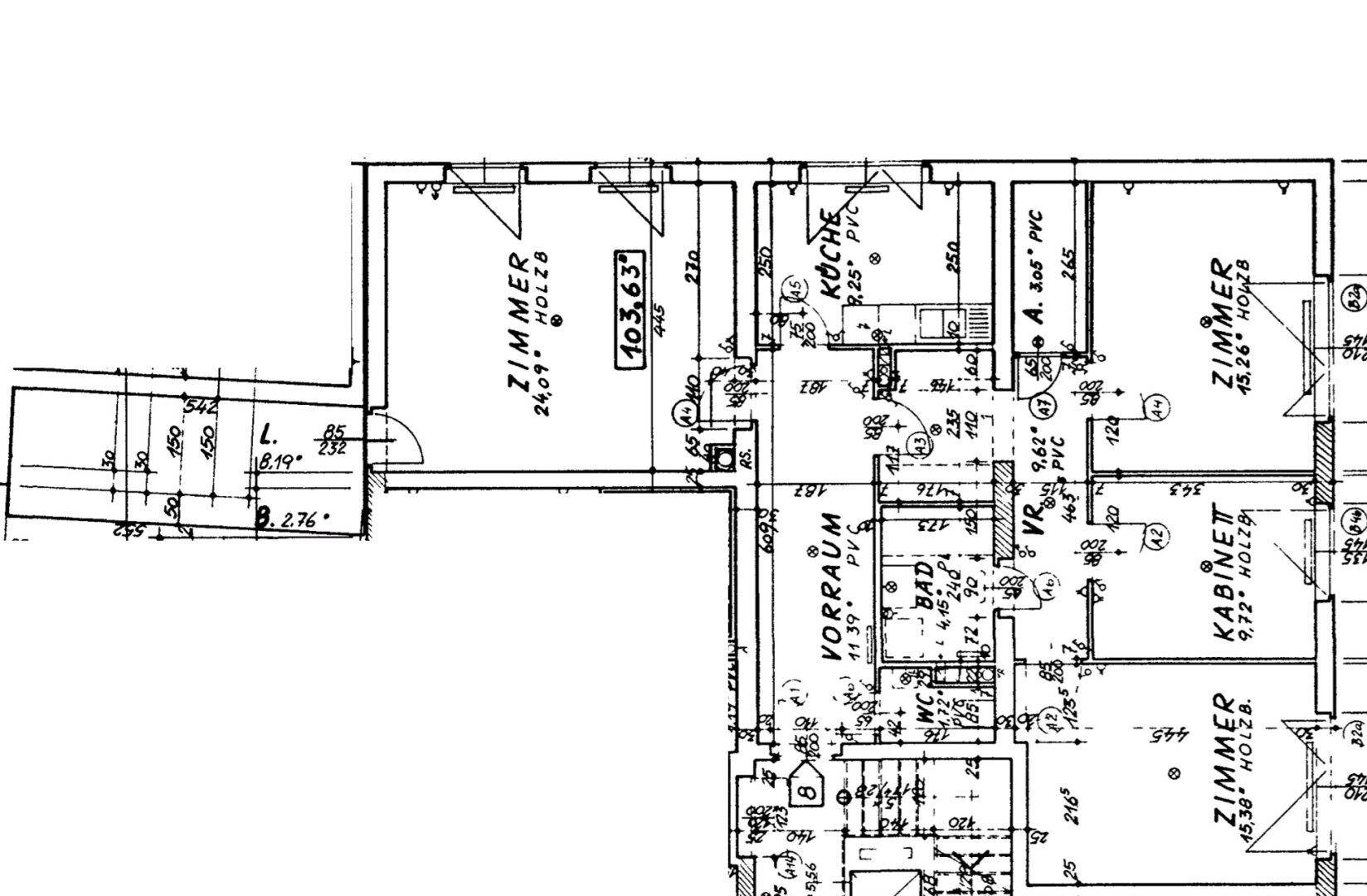 Detaillierter Grundriss der Wohnung mit Zimmern, Küche, Bad und Loggia, inklusive Maßen.