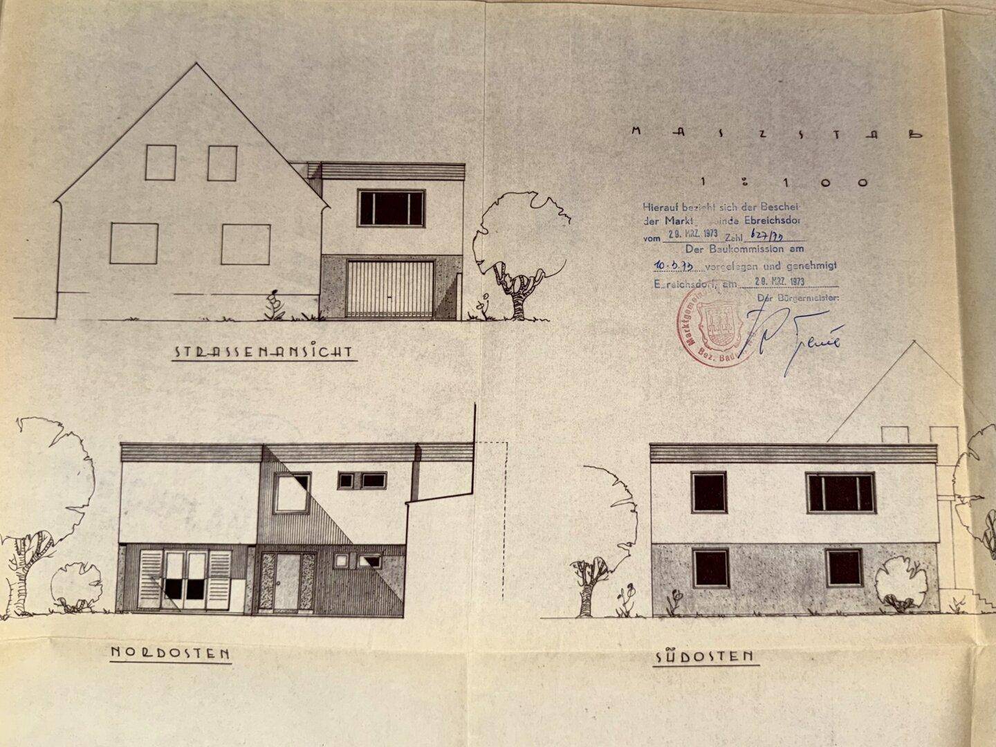 Architektonische Ansichten des Gebäudes von der Straßenseite und anderen Himmelsrichtungen.