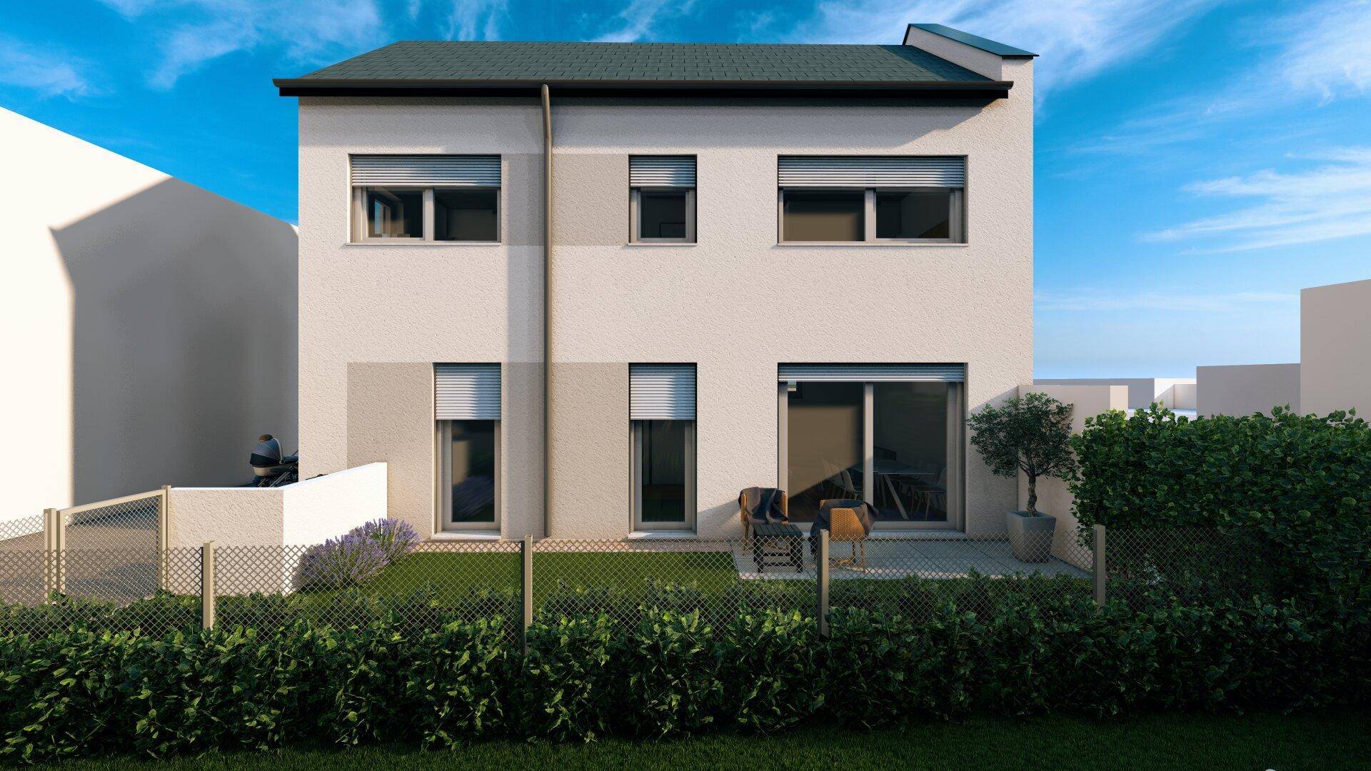 Moderne Hausfassade mit großen Fenstern, Rollläden und einem kleinen, gepflegten Gartenbereich.