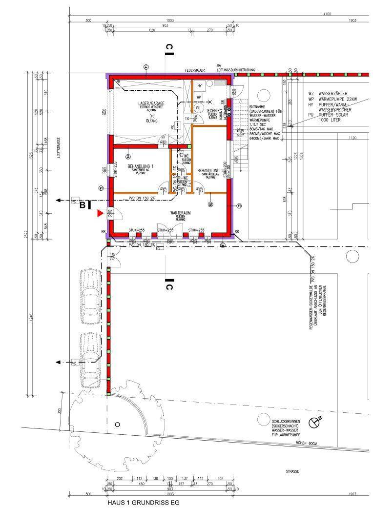 Grundriss des Erdgeschosses von Haus 1 mit Garage, Schlafzimmern und Bad.