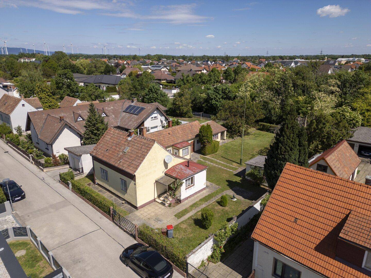 Bestand revitalisieren oder neu durchstarten ? 861 m² Grundstück mit Entwicklungspotenzial! - Ansicht 3
