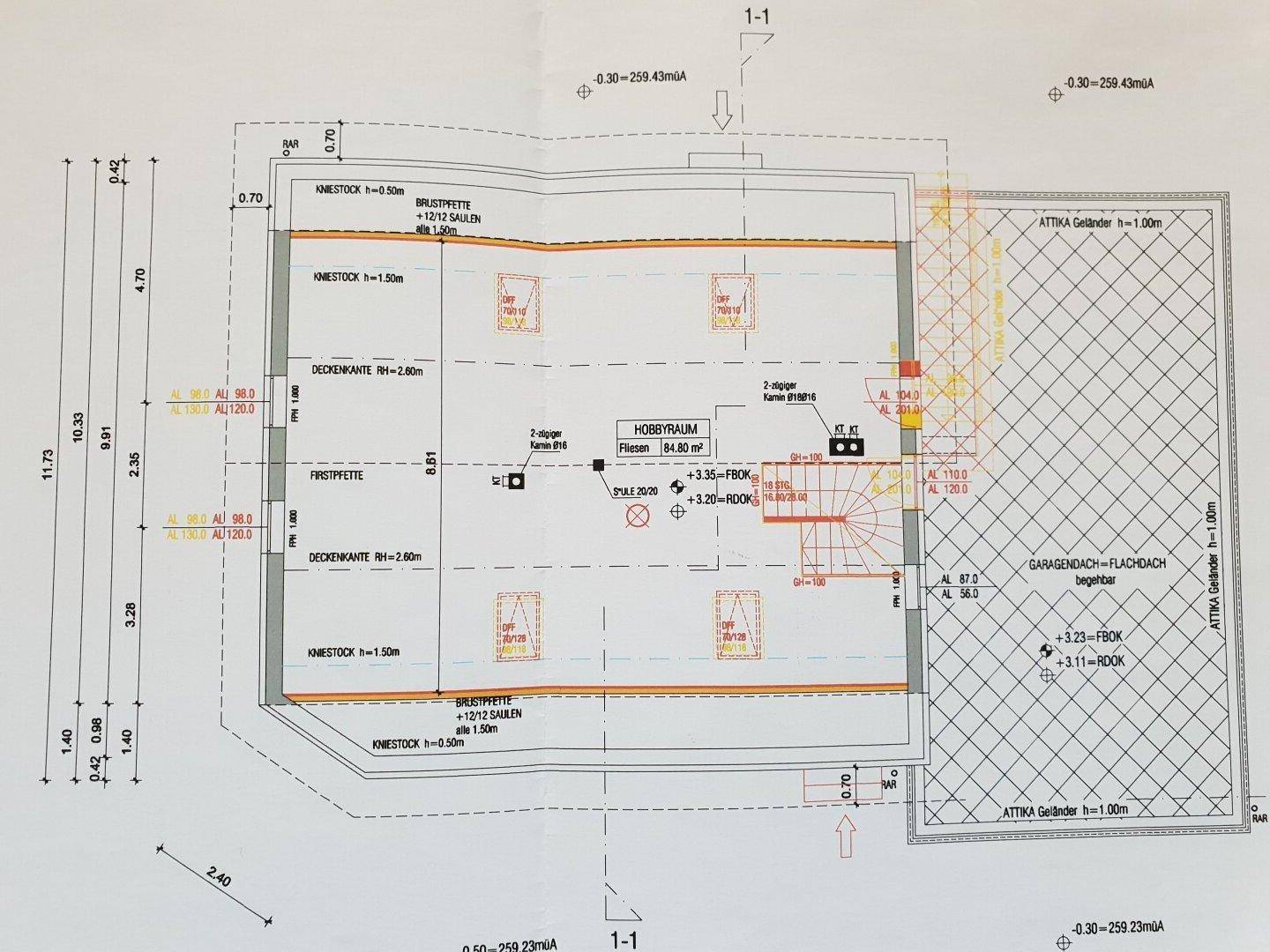 Grundriss des Dachgeschosses mit Hobbyraum, Dachschrägen und Garagendach.