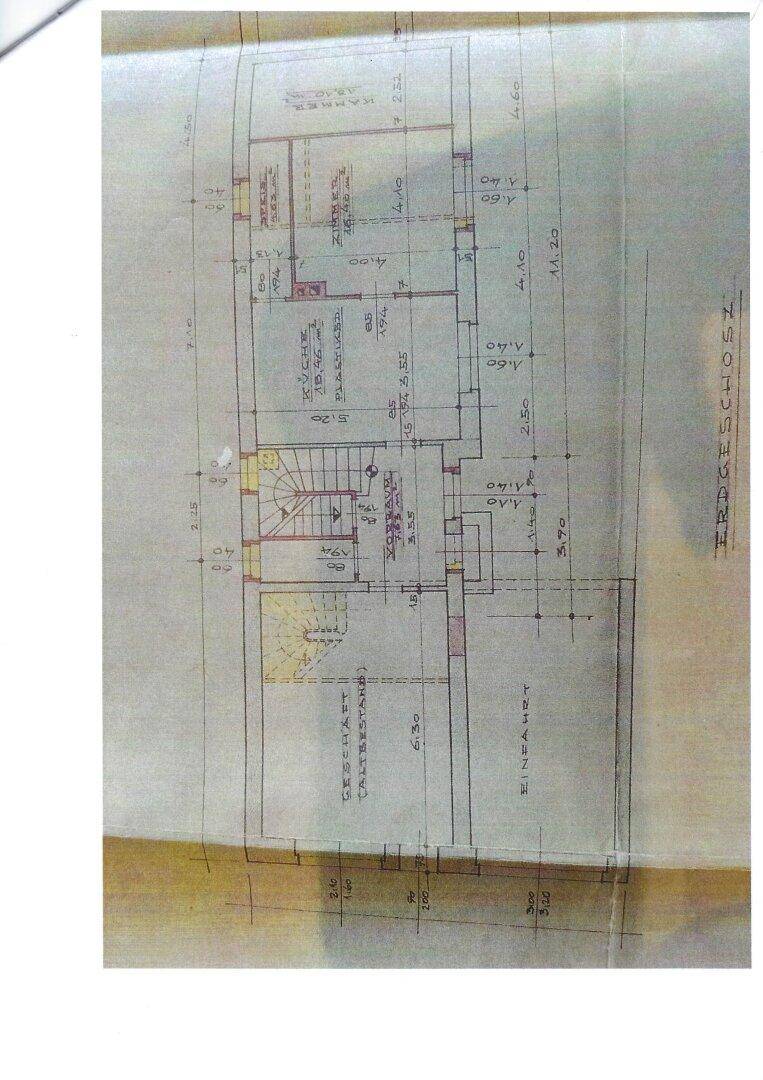 Detailansicht eines alten Grundrissplans mit Raumaufteilung und Maßangaben für das Erdgeschoss.