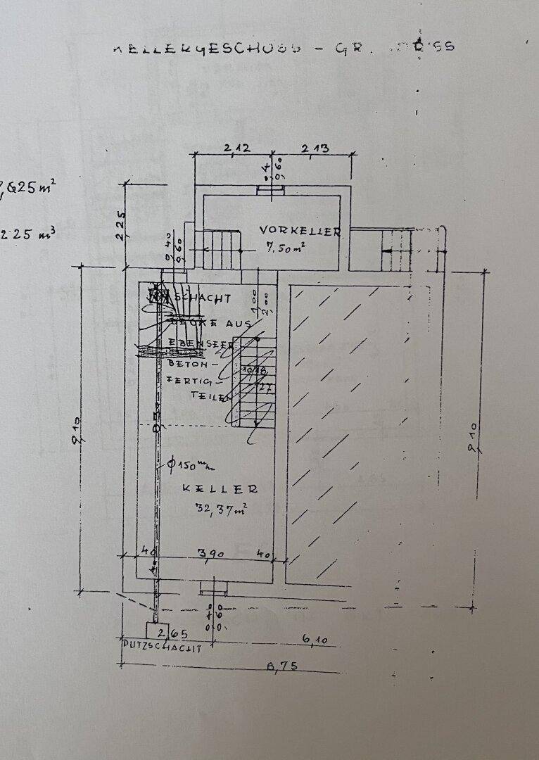 Grundriss des Kellergeschosses mit Hauptkeller und Vorkeller, inklusive Treppenaufgang und Putzschacht.