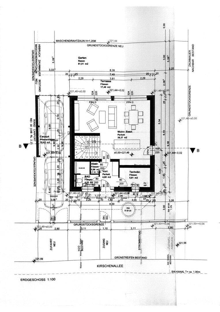 Grundriss des Erdgeschosses mit offenem Wohn-Essbereich, Zugang zur Terrasse und Garten sowie einem Carport.