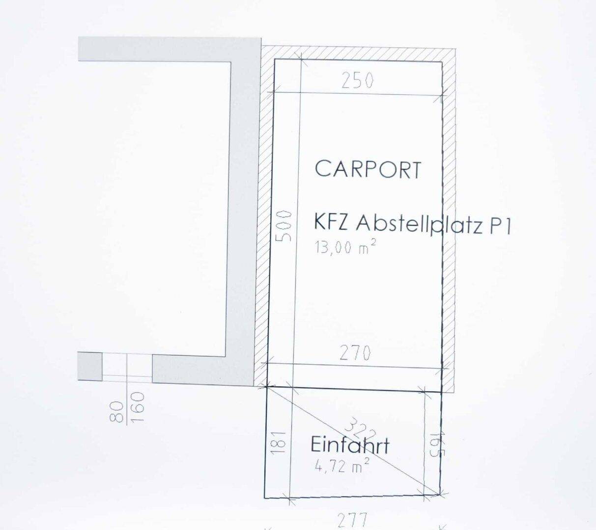 Detailierter Plan des Carports und der Einfahrt mit genauen Flächenangaben in Quadratmetern.