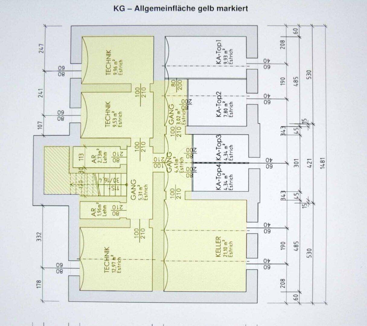 Grundriss des Kellergeschosses mit Technikräumen, Gängen und einzelnen Kellerabteilen für Lagerung.