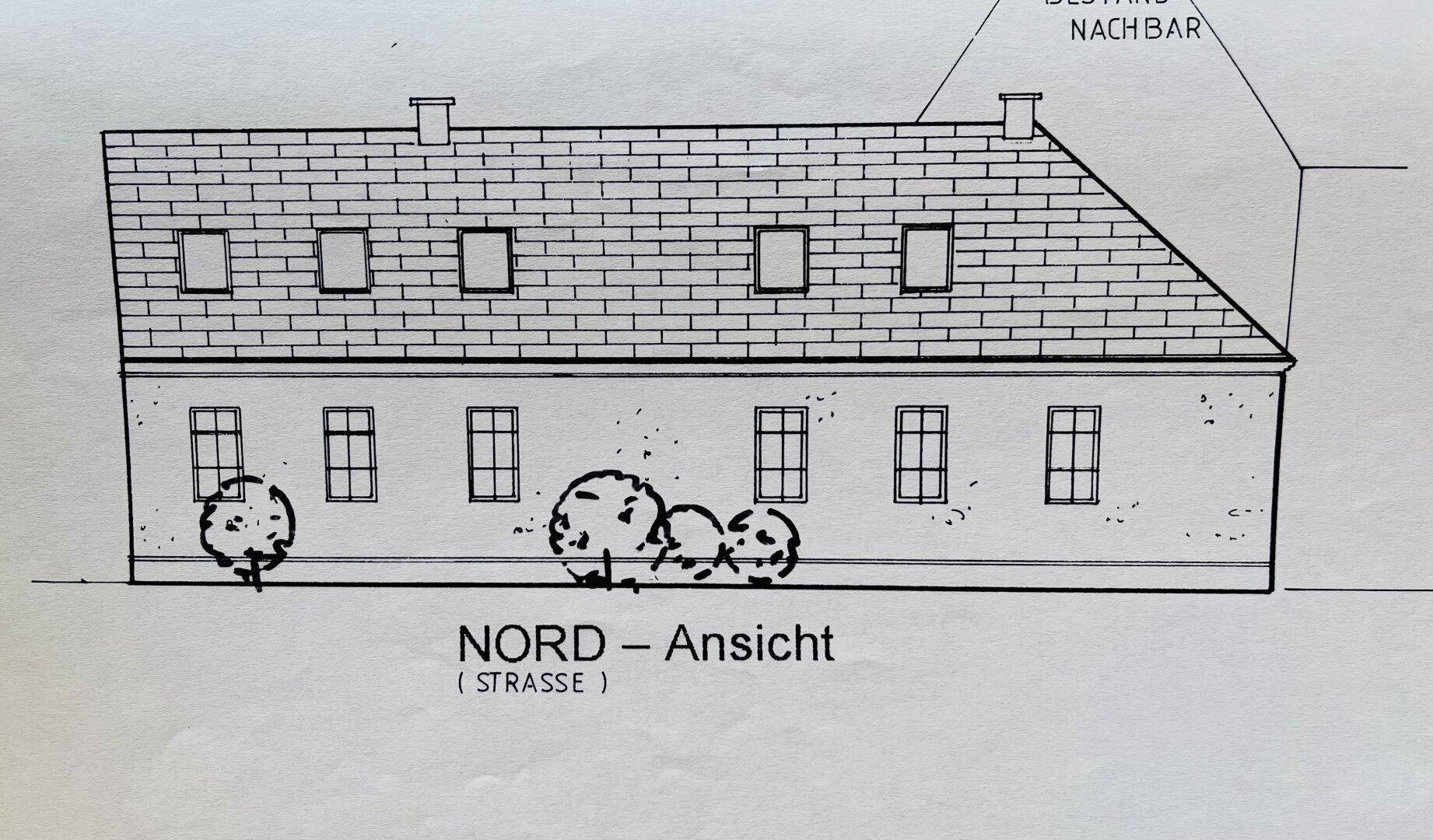 Nordansicht des Gebäudes mit Dach und Fenstern, eine architektonische Zeichnung.