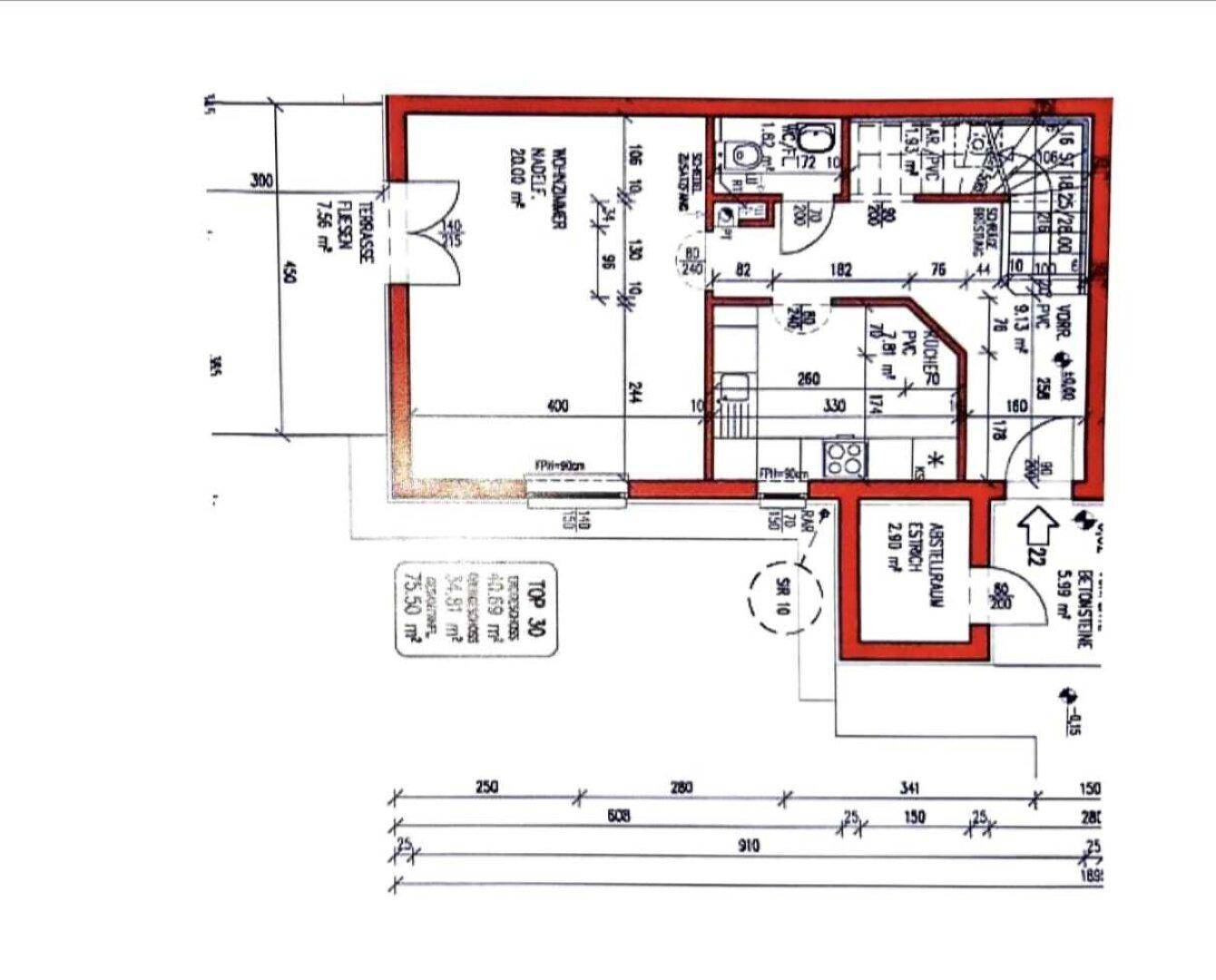 Grundriss des Erdgeschosses mit Terrasse, Wohnbereich und weiteren Räumen.