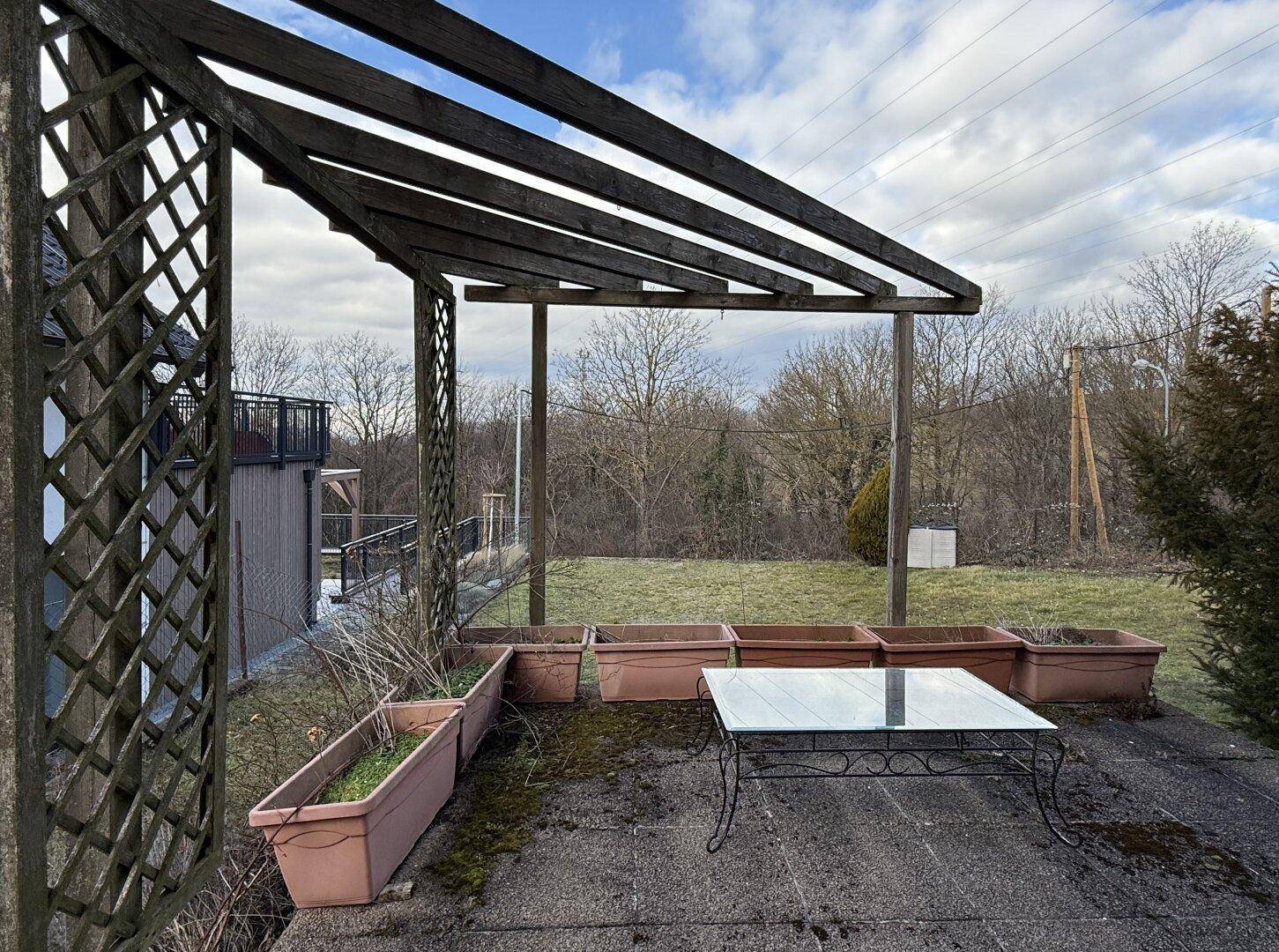 Terrasse mit Pergola