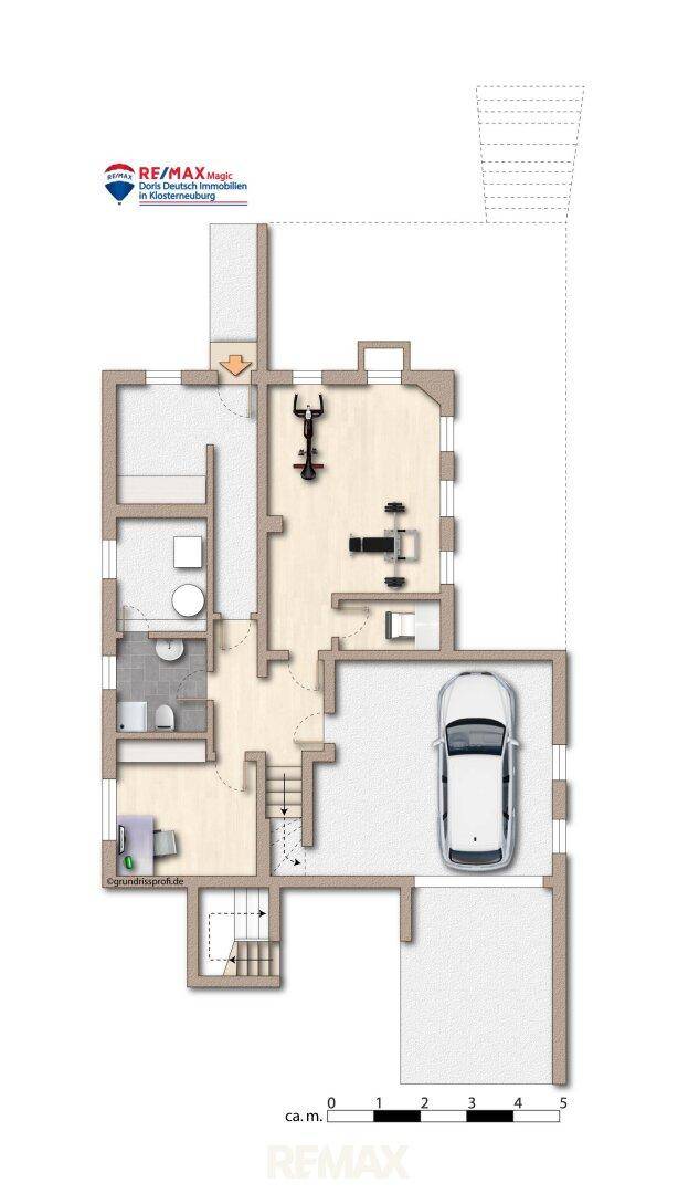 Grundriss des Untergeschosses mit Fitnessbereich, Badezimmer und integrierter Garage.