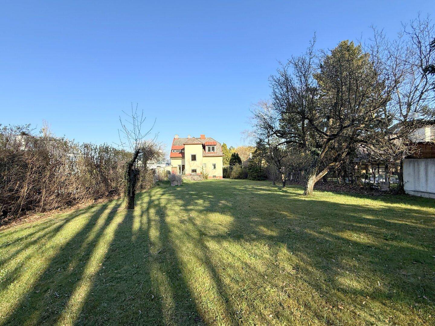 Rückansicht mit Garten