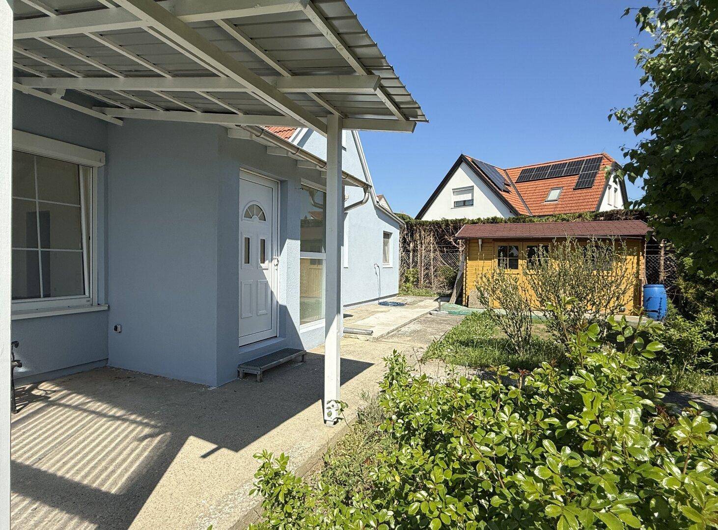 Überdachter Eingang