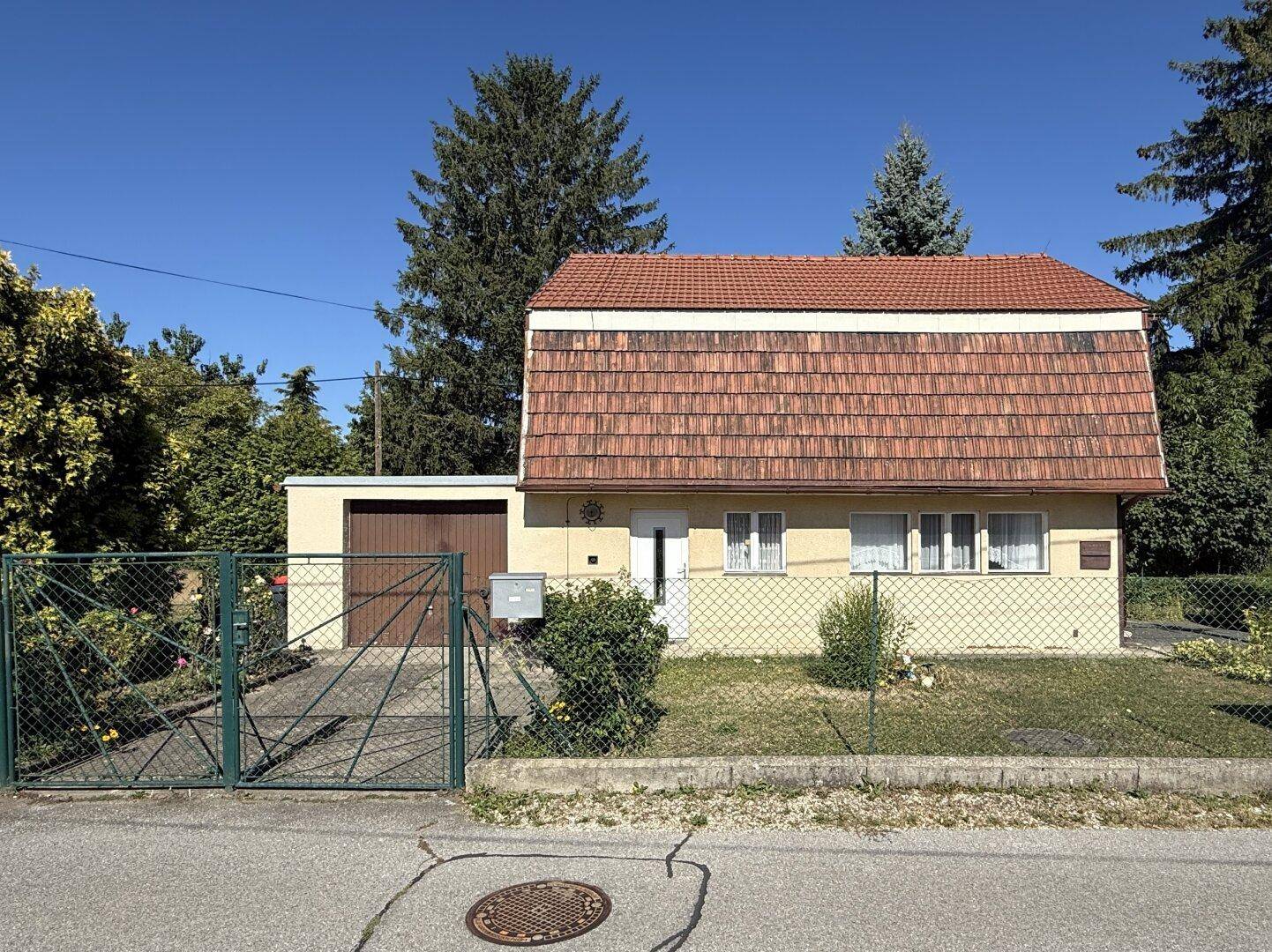 Straßenansicht