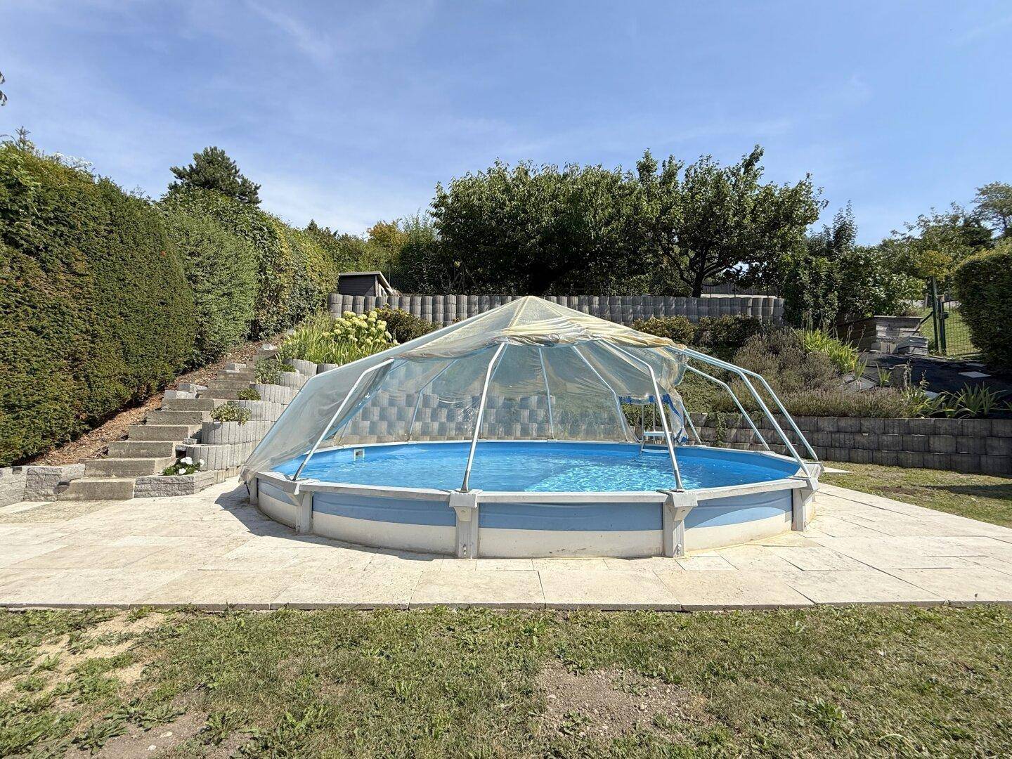 Garten mit Pool