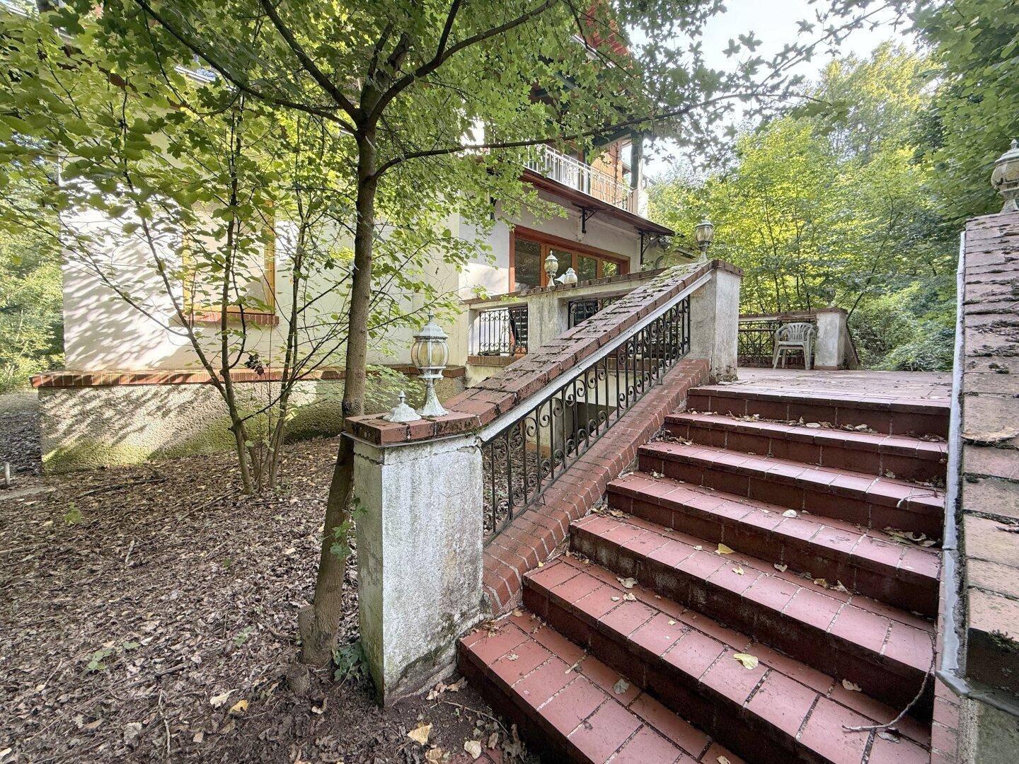 Terrassenabgang in den Garten