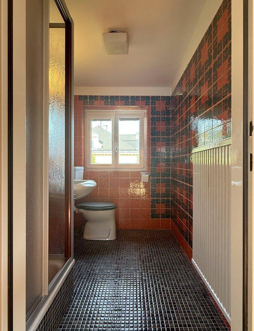 Dachgeschoss - Badezimmer