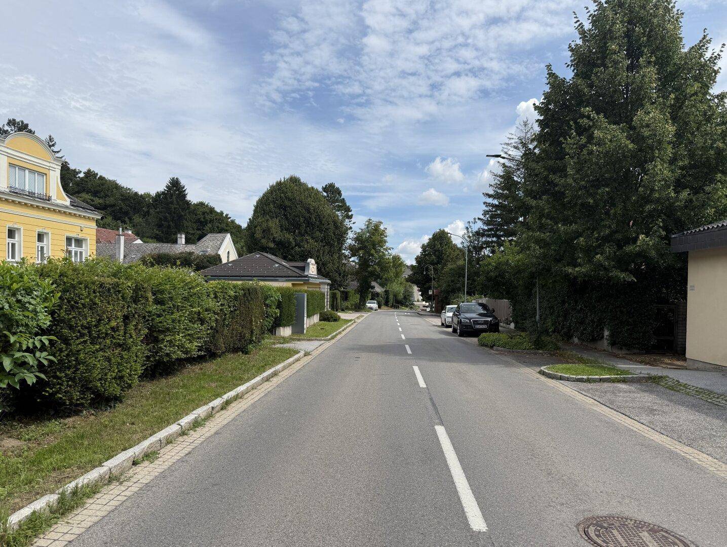 Vor dem Haus