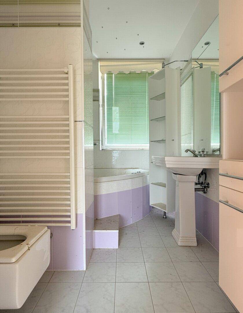Badezimmer - Obergeschoss KI_generiert