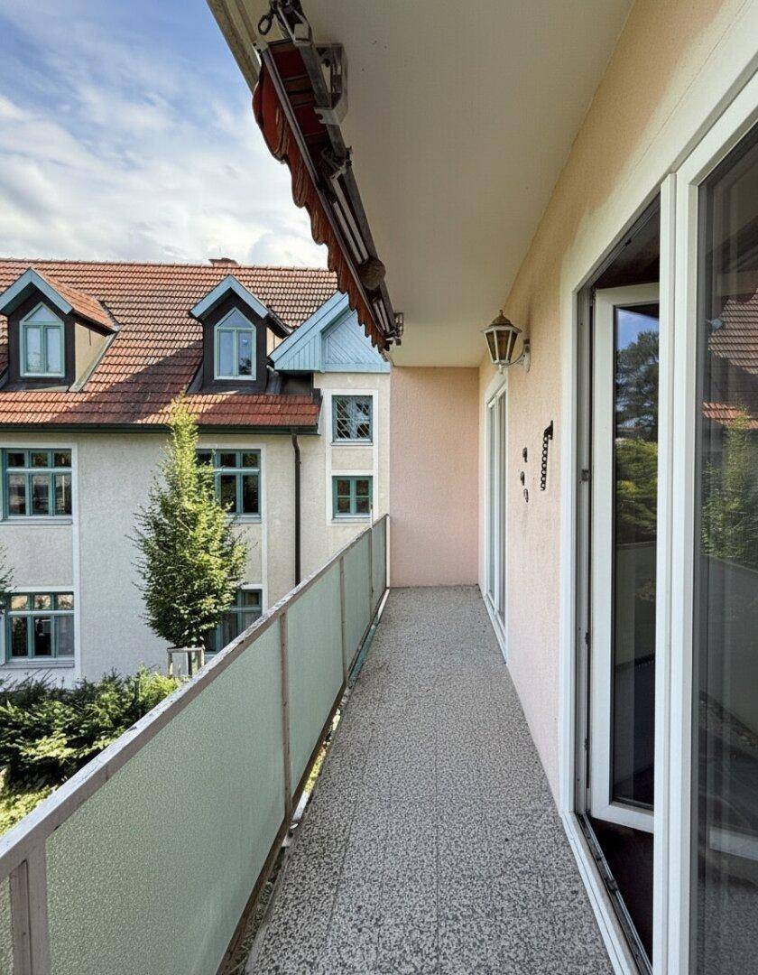 Balkon KI_generiert