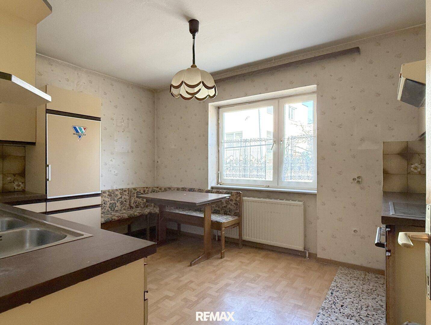Großzügiges Zweifamilienhaus mit viel Potenzial auf 660 m² Grundstück! - Mynd 4