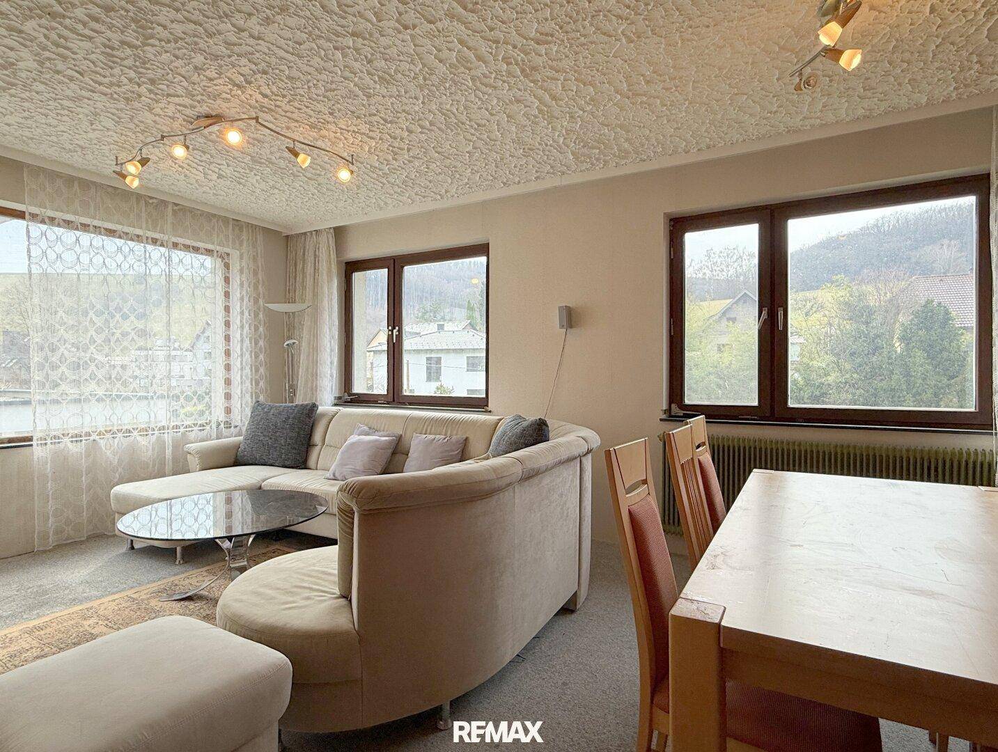 Erdgeschoss - Wohn- u. Esszimmer