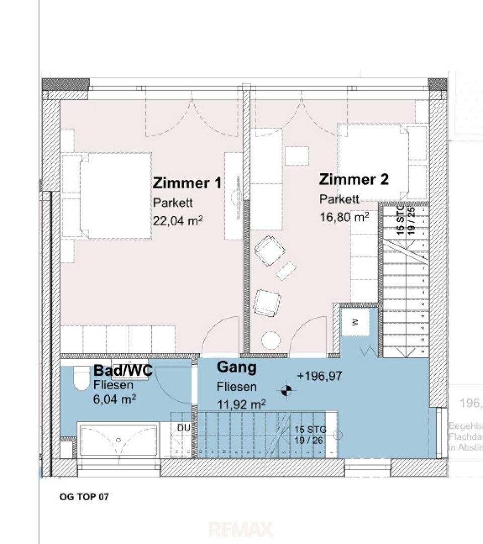 Grundriss des Obergeschosses mit zwei Schlafzimmern, einem Bad und Flur, ausgestattet mit Parkett und Fliesen.
