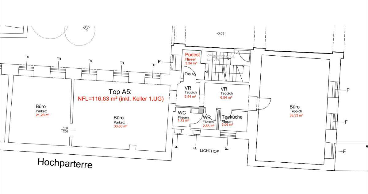 Grundrissplan für ein Hochparterre mit Büroräumen, Teeküche und Sanitäranlagen.