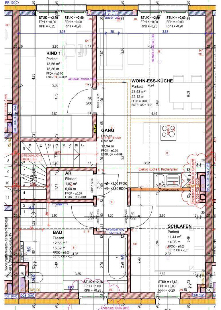Detaillierter Grundriss mit Wohn-Ess-Küche, Schlafzimmern, Bad und Loggia.