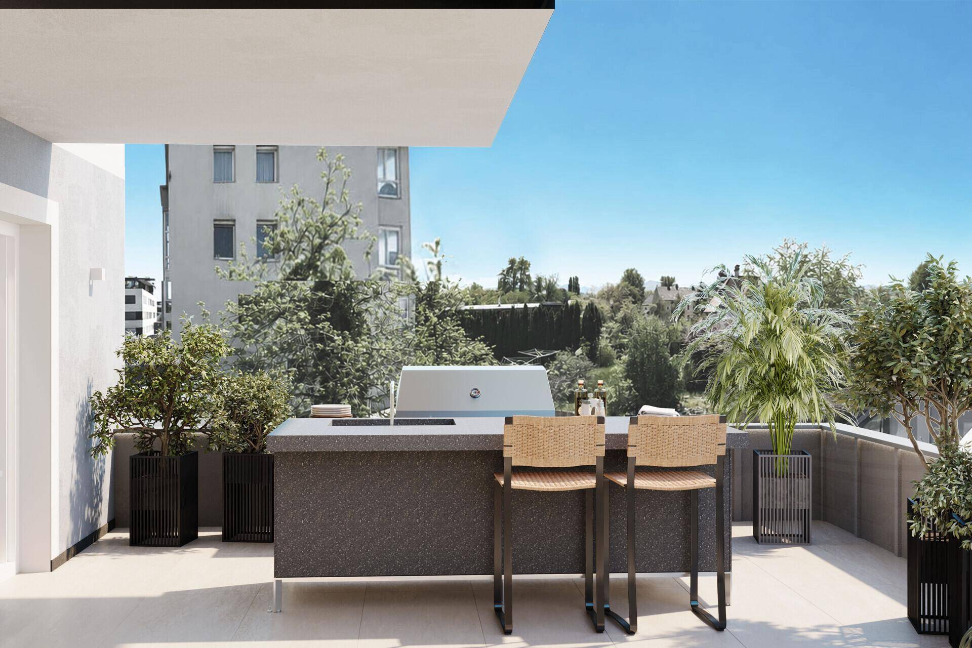 Moderne Außenküche auf einem Balkon mit Grillbereich und Stadtblick bei Tageslicht.