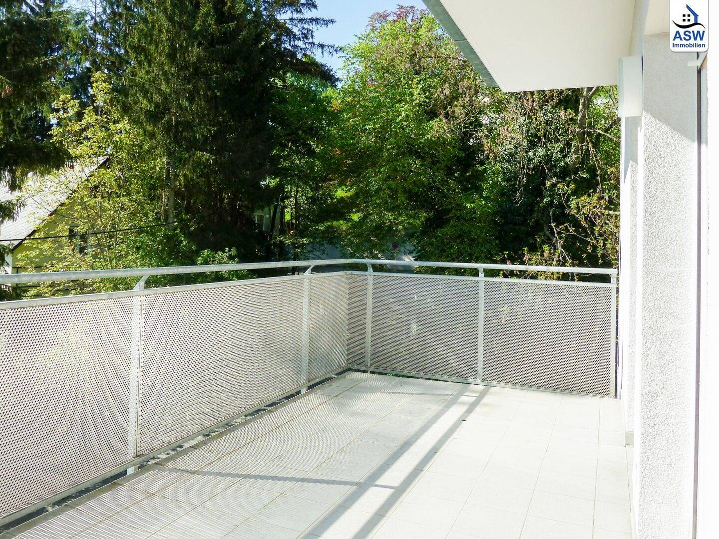Perfekt aufgeteilte 4-Zimmerwohnung mit großer Terrasse in zentraler Lage (befristet vermietet) - Widok 4