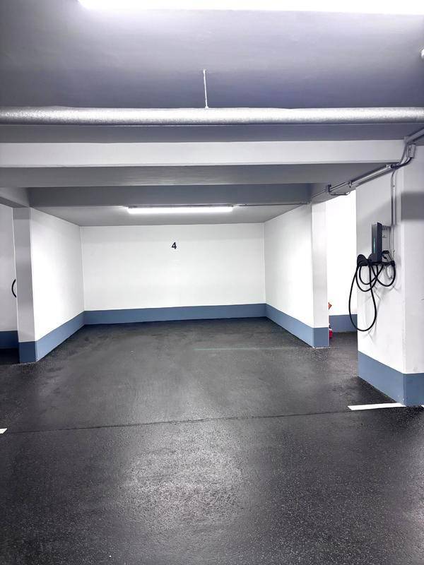 Garage mit E-Ladestation