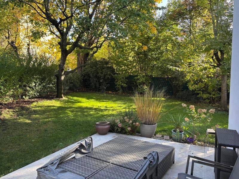 Garten mit 14m2 Terrasse