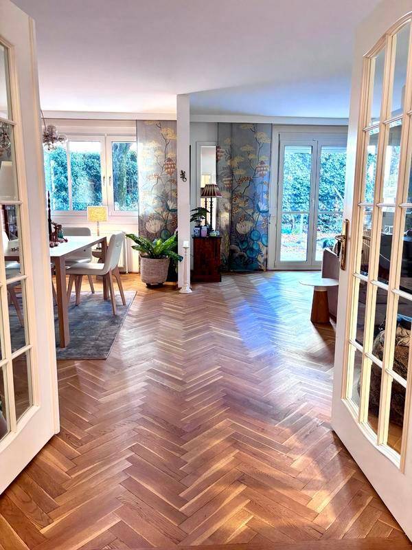 Blick in Wohn-/Esszimmer