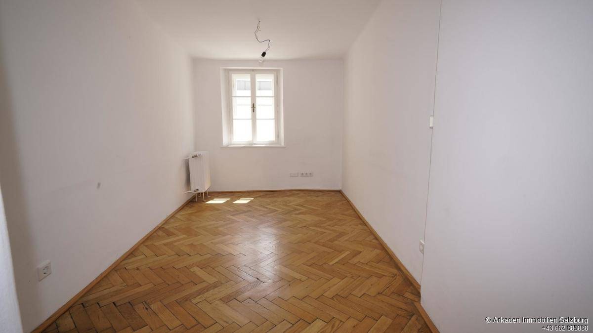 Büro 1