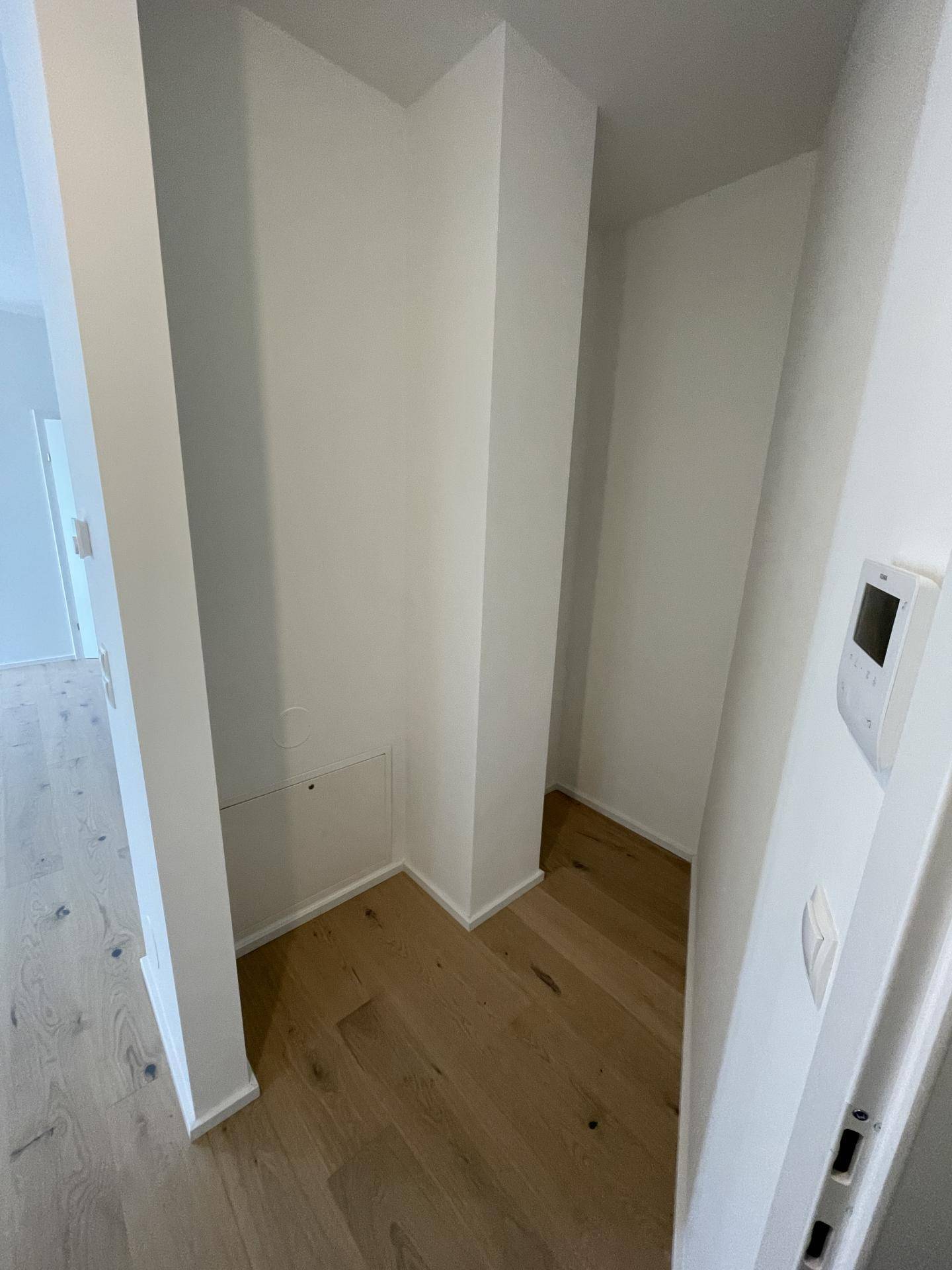 Helle 2-Zimmer-Wohnung im 3. Liftstock mit hochwertiger Ausstattung! - Widok 3