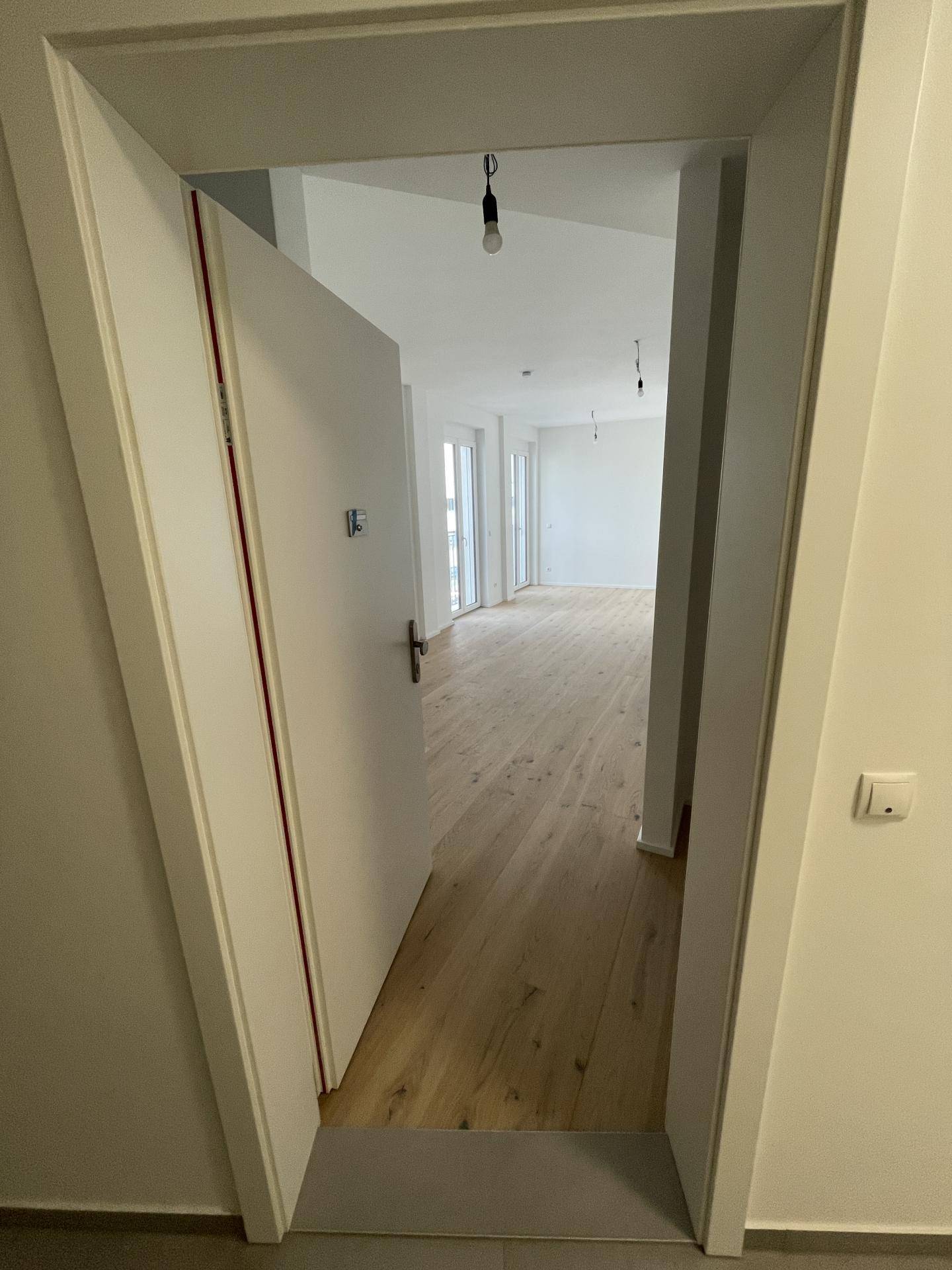 Helle 2-Zimmer-Wohnung im 3. Liftstock mit hochwertiger Ausstattung! - Widok 2