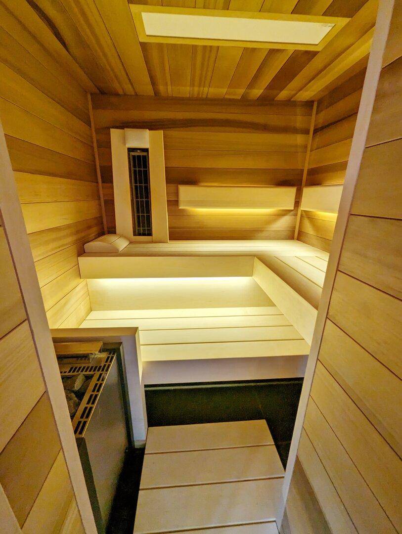 Luxury Single-Family Home with Spa Area – další