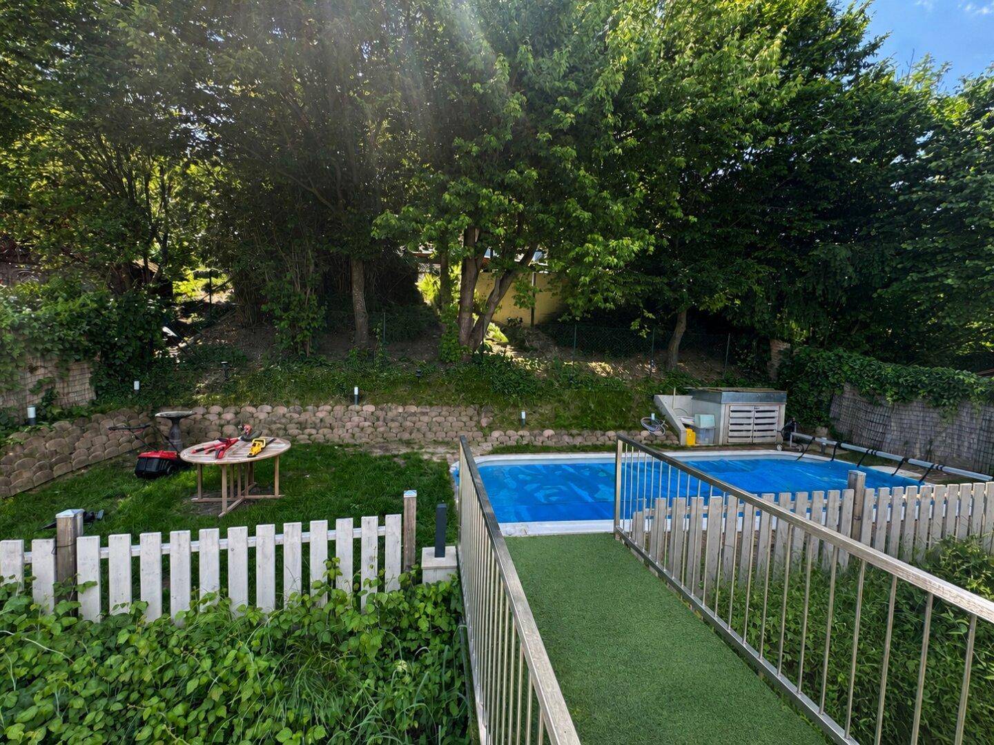 Großzügiges 5 Zimmer Haus mit Swimming Pool, Dachterrasse und Fernblick - Ansicht 2
