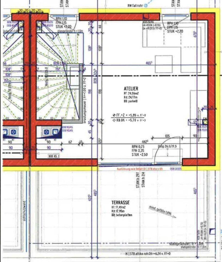 Grundriss des Dachgeschosses mit Atelier und großer Dachterrasse.