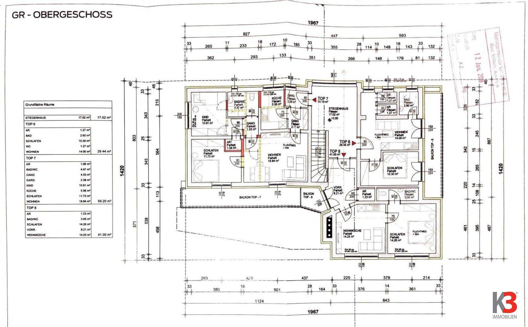 Grundriss des Obergeschosses mit Schlafzimmern, Bädern und Balkonen.
