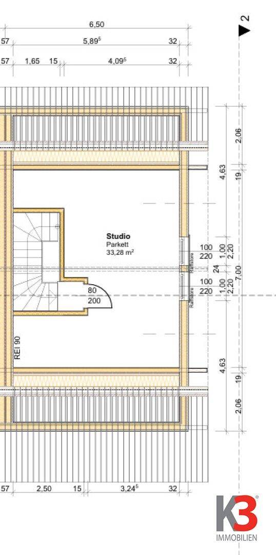 Grundriss des Dachgeschosses von Haus B mit einem Studiobereich und Dachschrägen.