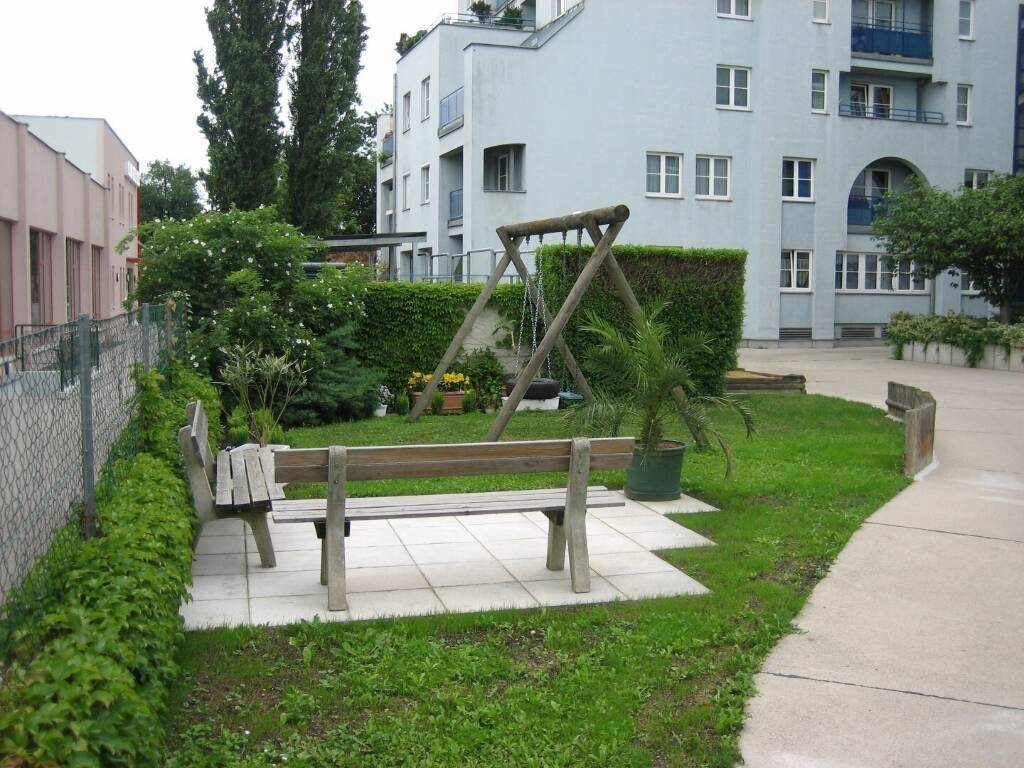 395001_Spielplatz_Renovierg_chsi.jpg
