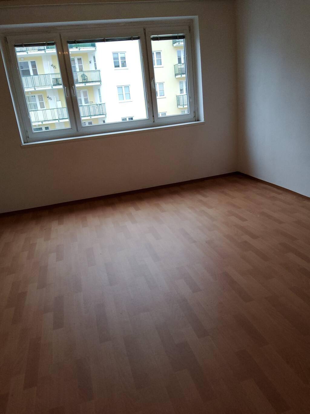 310001_uebernahmeprotokoll_2668_foto_raum20_5bf9e056_6f09_4afd_8aa0_d5a7bb492e97_mare.jpg