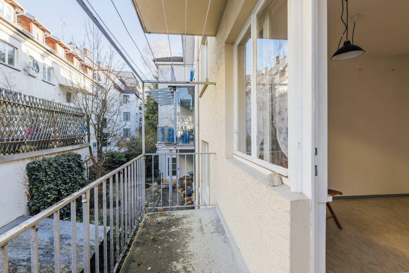 1. OG, T2: Balkon.