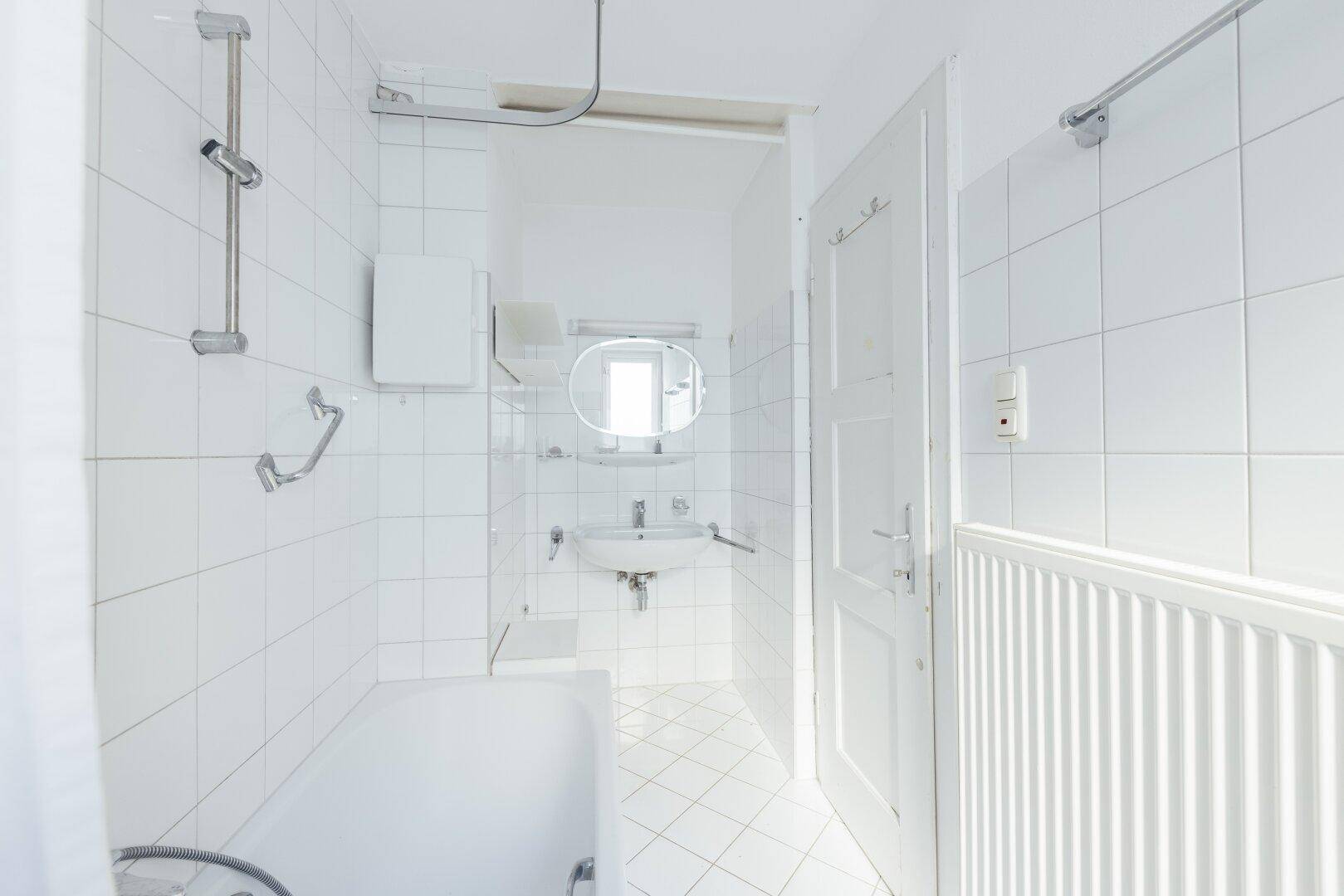 1. OG, T2: Badezimmer