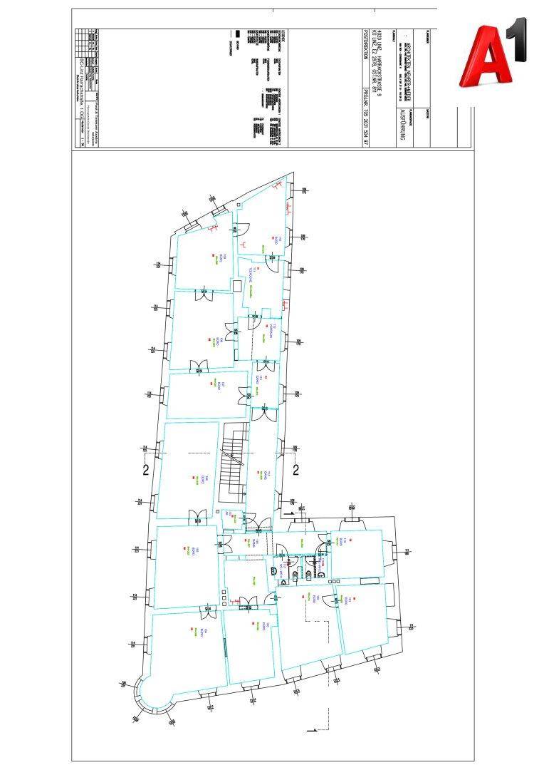 Grundrissplan eines Obergeschosses mit detaillierter Raumaufteilung und Treppenhaus.