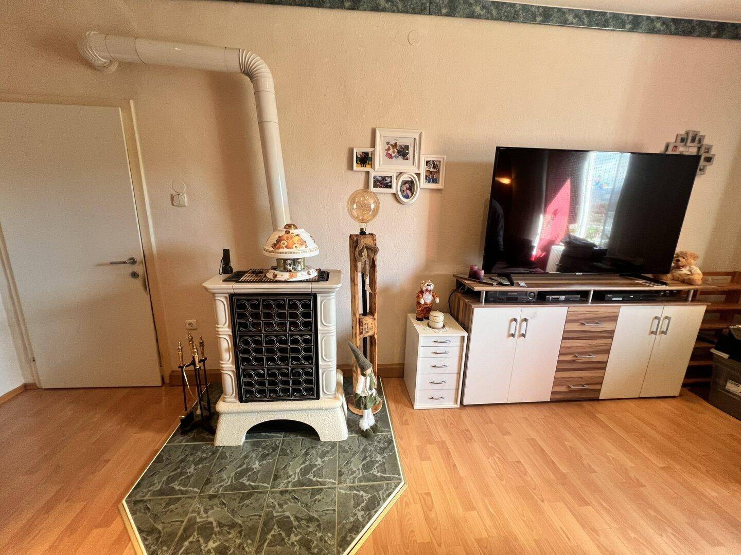 Wohnzimmer mit Zusatzofen